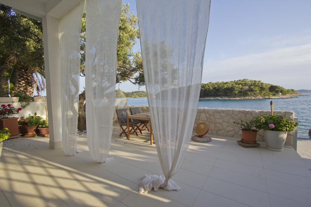 Casa Mano Tribunj With Beach Exterior photo