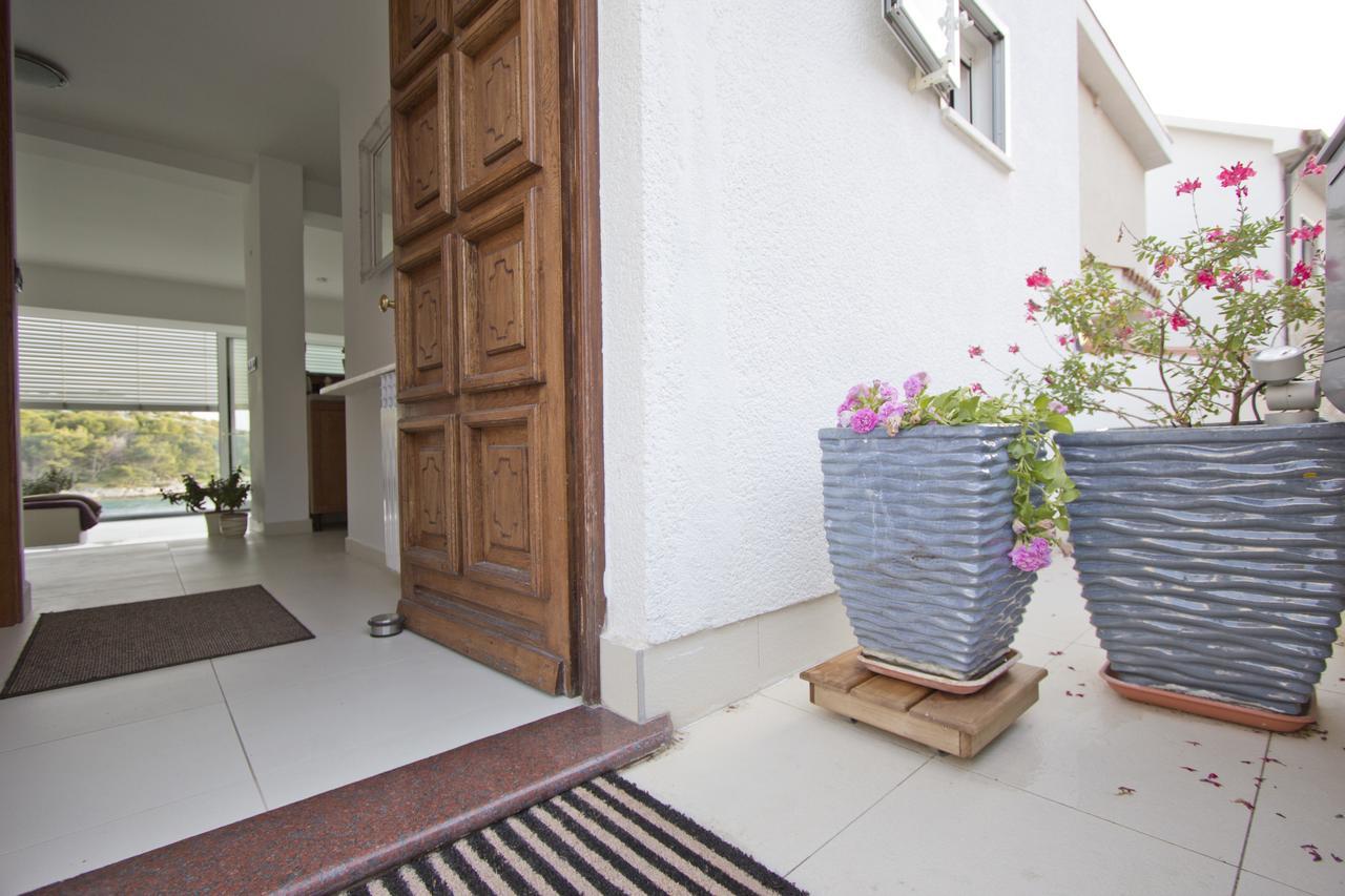 Casa Mano Tribunj With Beach Exterior photo